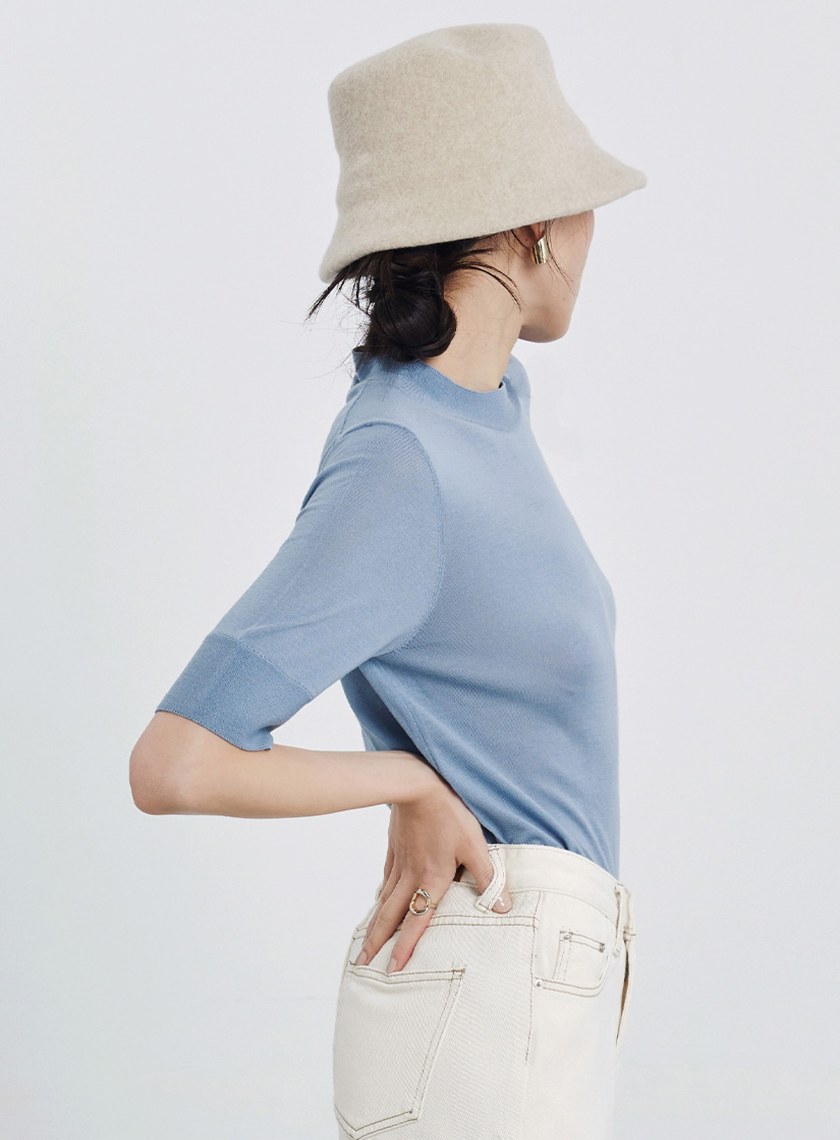 極細羊毛半高領短袖上衣